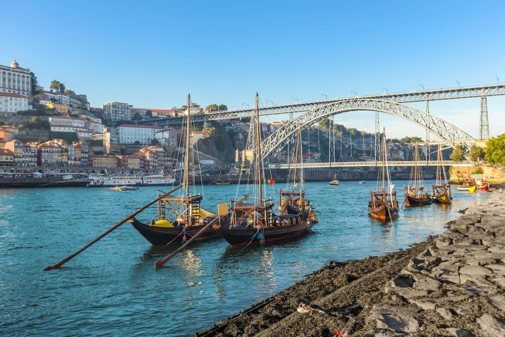 Balcony City Views Porto Luaran gambar